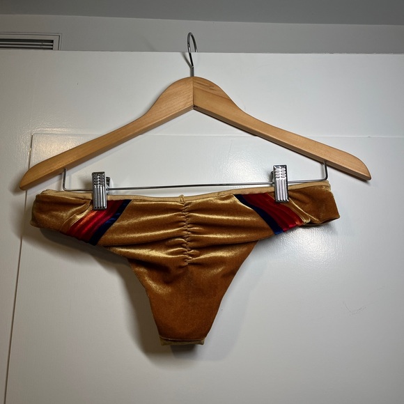 Bikini Bottom - Picture 2 of 2